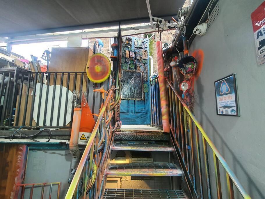 Cyber-Art Studio In Camden London Bagian luar foto